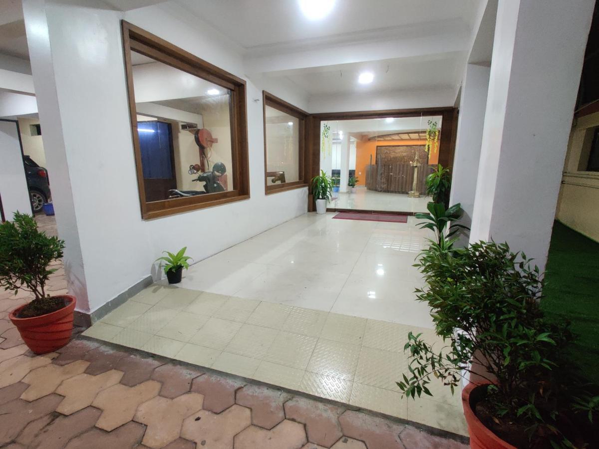 Amruth Inn Guruvāyūr Extérieur photo