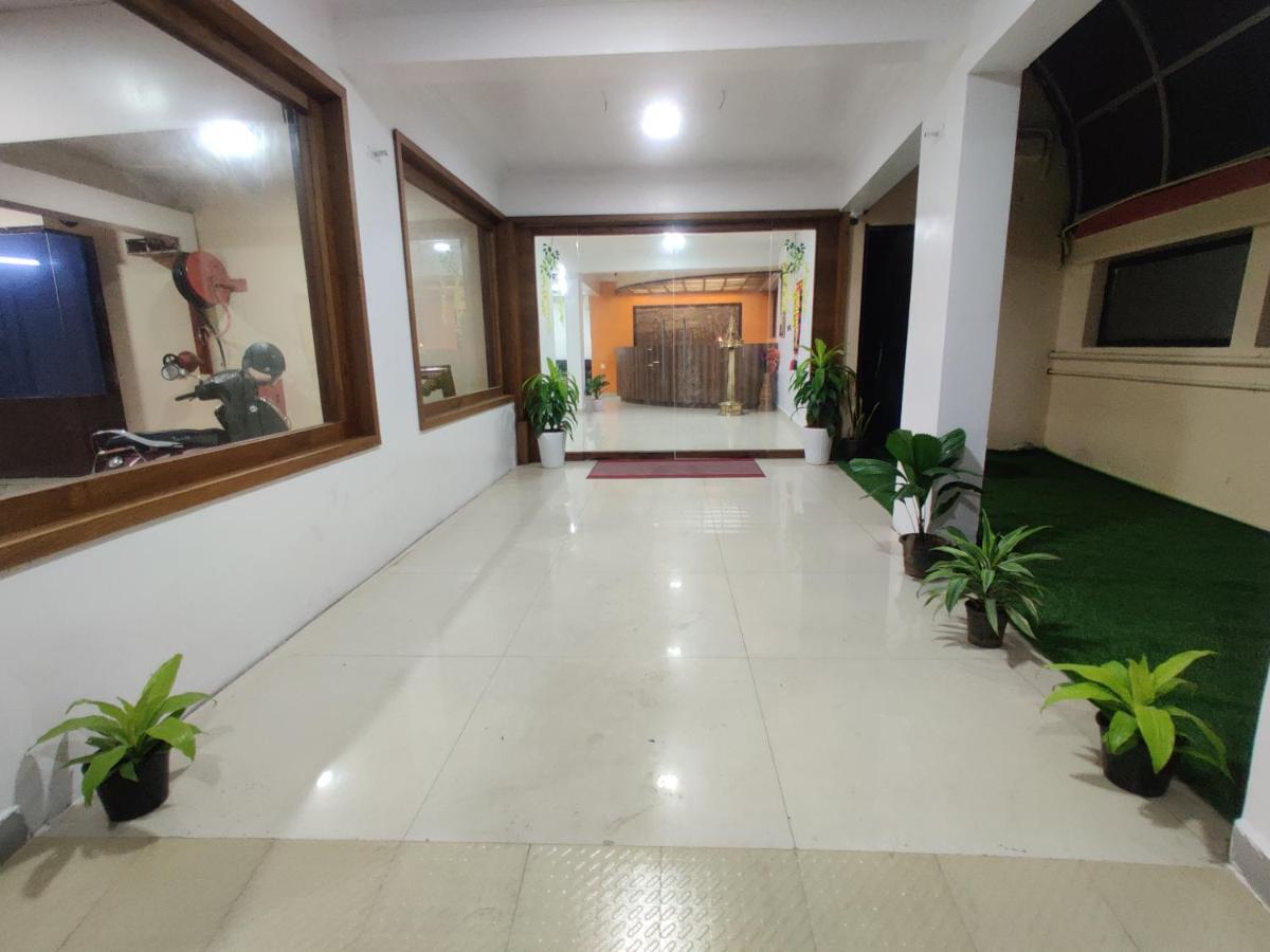Amruth Inn Guruvāyūr Extérieur photo